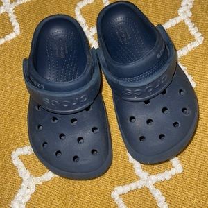 Toddler crocs
